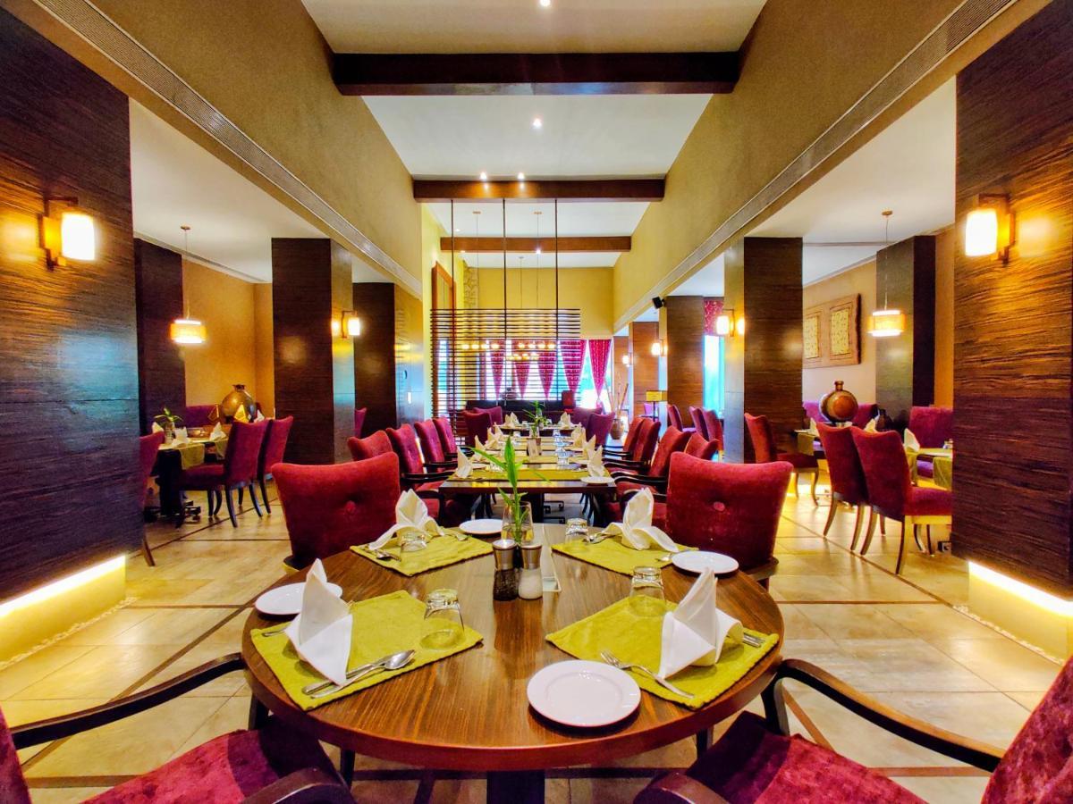 Fariyas 5* Lonavala