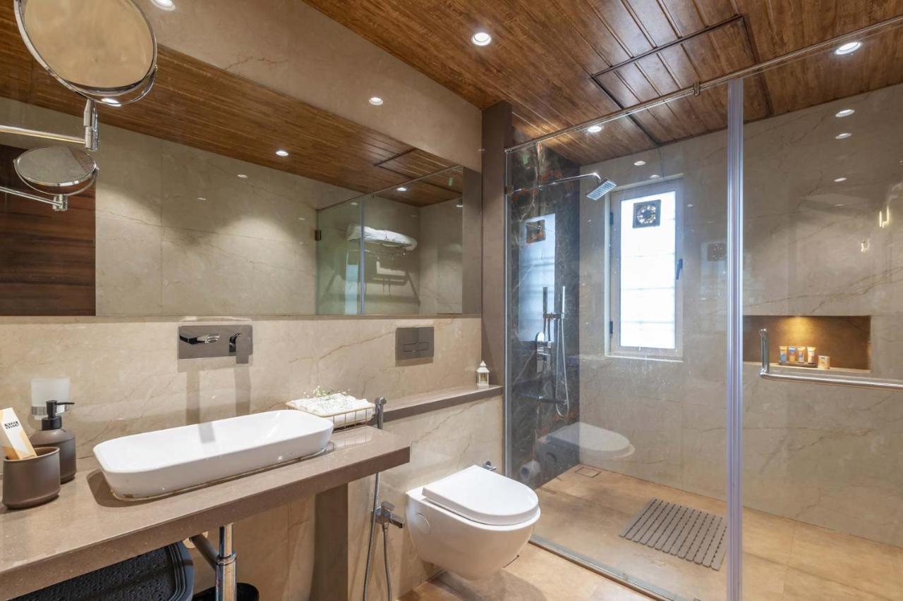 Villa Stayvista's V Square - Enjoy A Pool And Indoor Games For A Leisurely