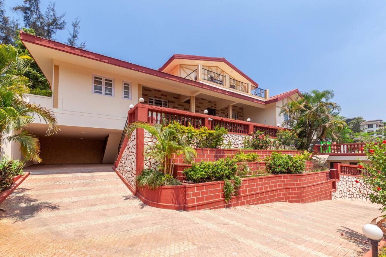 Stayvista's V Square - Enjoy A Pool And Indoor Games For A Leisurely
