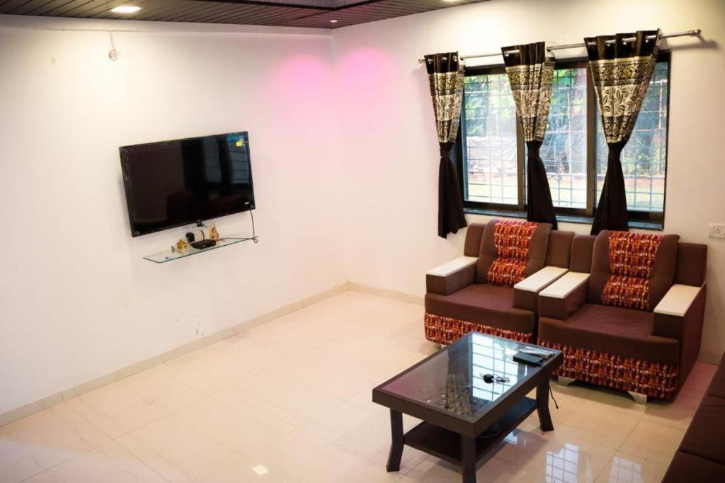 Villa Viraj *