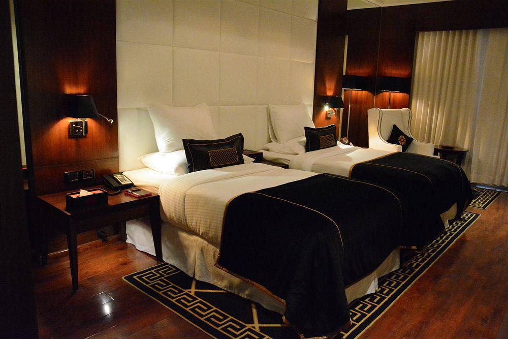 Della 5* Lonavala