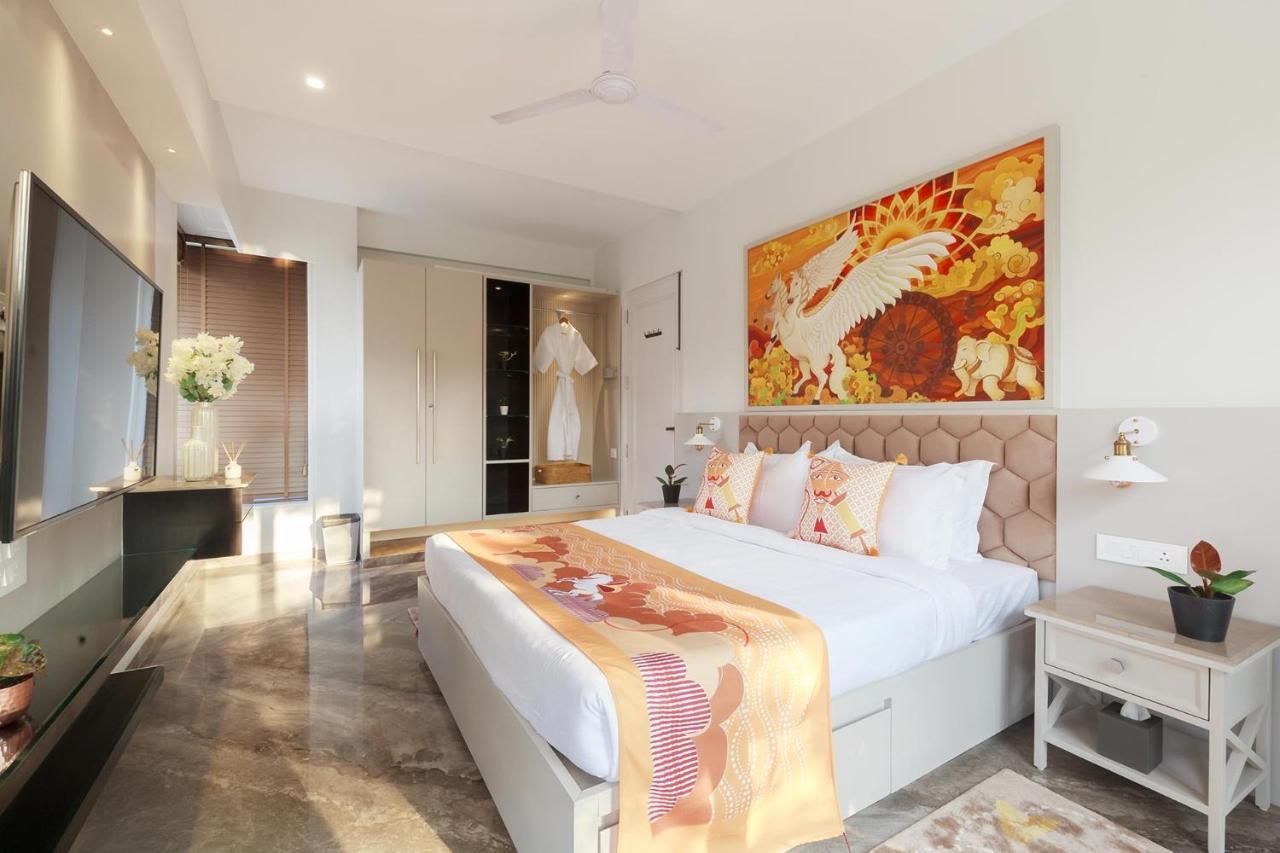 Villa Stayvista's Le Sutra Great Escapes - Udaan - Artistic Rooms, Terrace Jacuzzi With Scenic View *