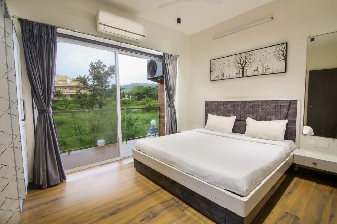 Mannat Glow With Swimming Pool Villa Lonavala