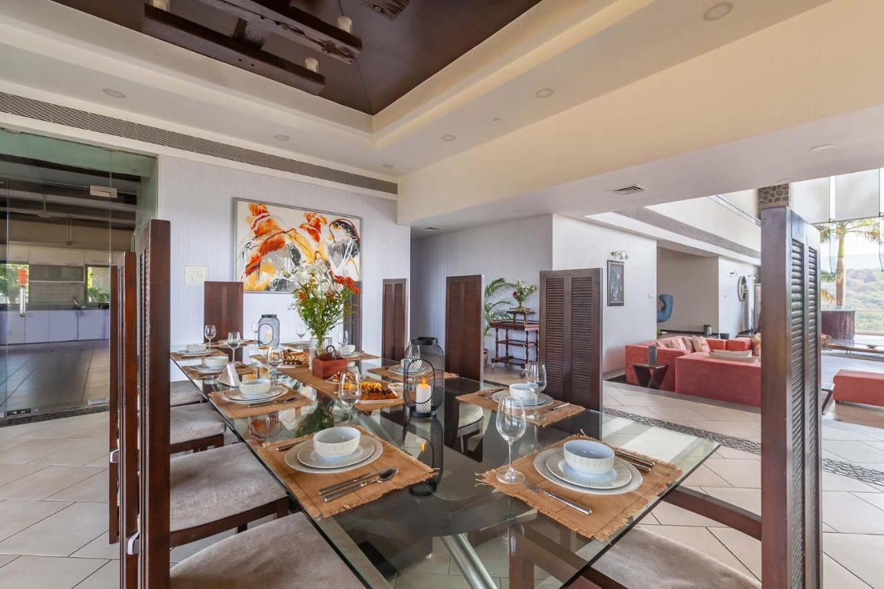 Stayvista's Emerald Acres: Luxury Retreat With Heated Pool & Scenic Views *