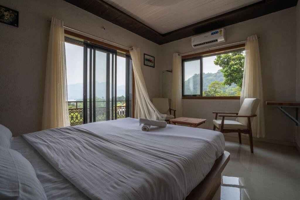 Villa Leisurely By The Foothills 7bhk , Pawna Lake, Lonavala