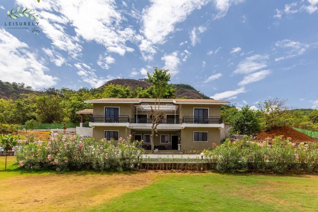 Leisurely By The Foothills 7bhk , Pawna Lake, Villa