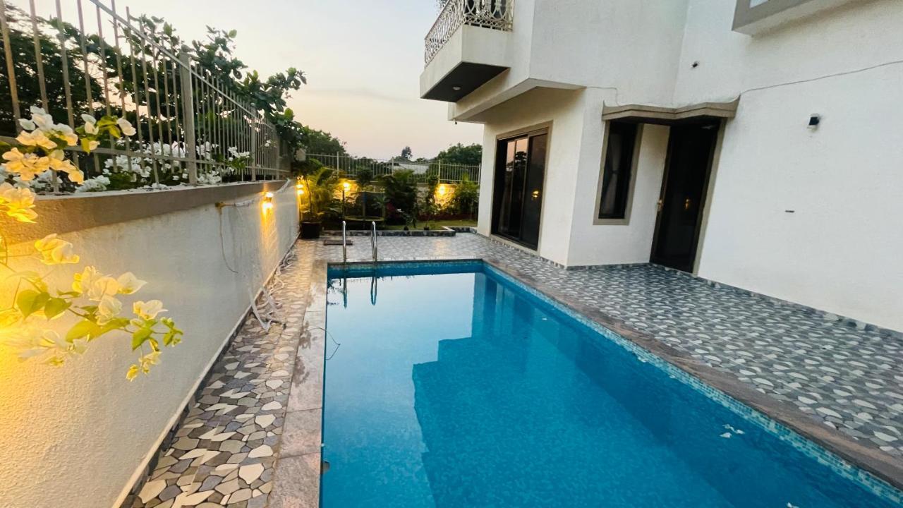 Euphoriaa 4br Jacuzzi Pvtpool Theatre