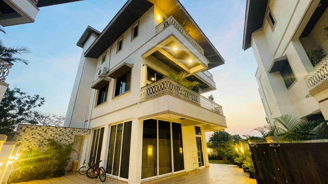 Euphoriaa 4br Jacuzzi Pvtpool Theatre Villa Lonavala