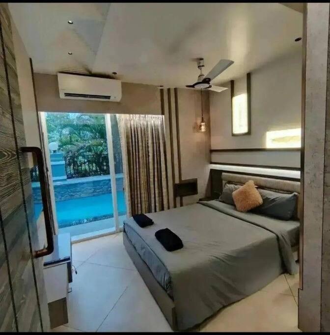 Hammerzz - The Luxury * Lonavala