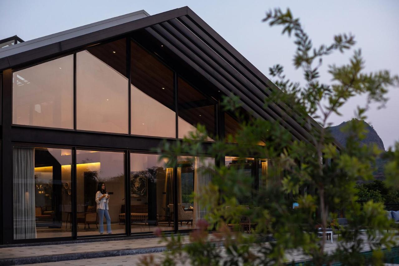 Stayvista's The Barn: Mountain-view Luxury With Infinity Pool & Outdoor Amenities Villa *