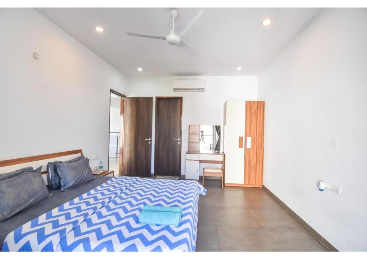 Nestle 5bhk Villa *