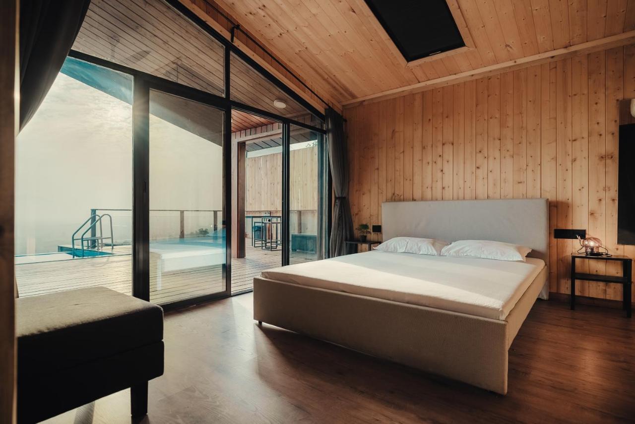 - Homestay Near Pawna Lake, Chalet *