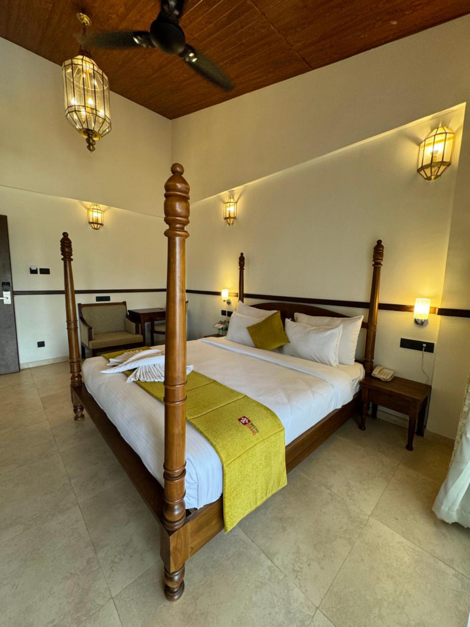 Mastiff Grand La Villae Hotel