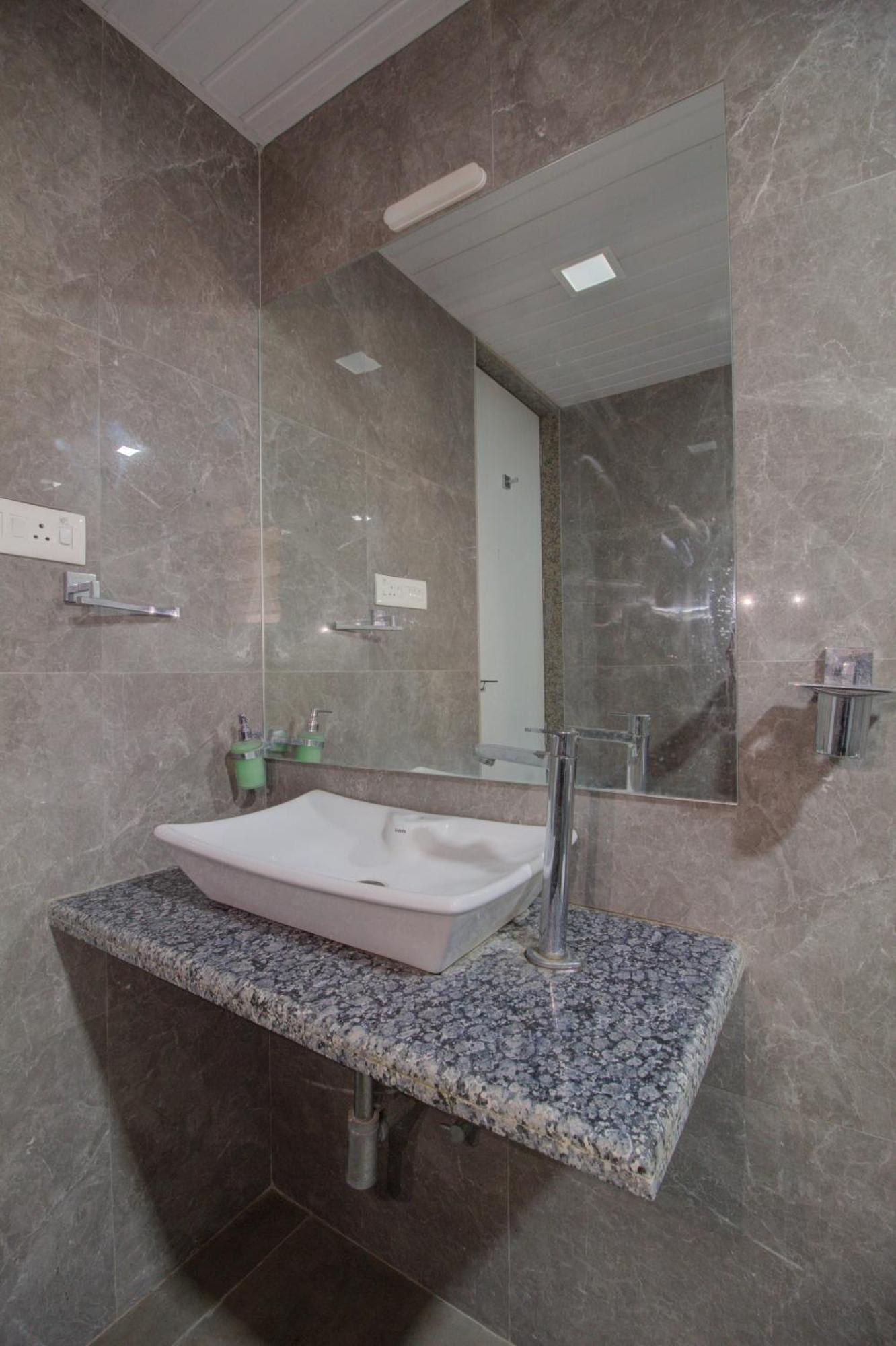Hotel The Cult By Royara