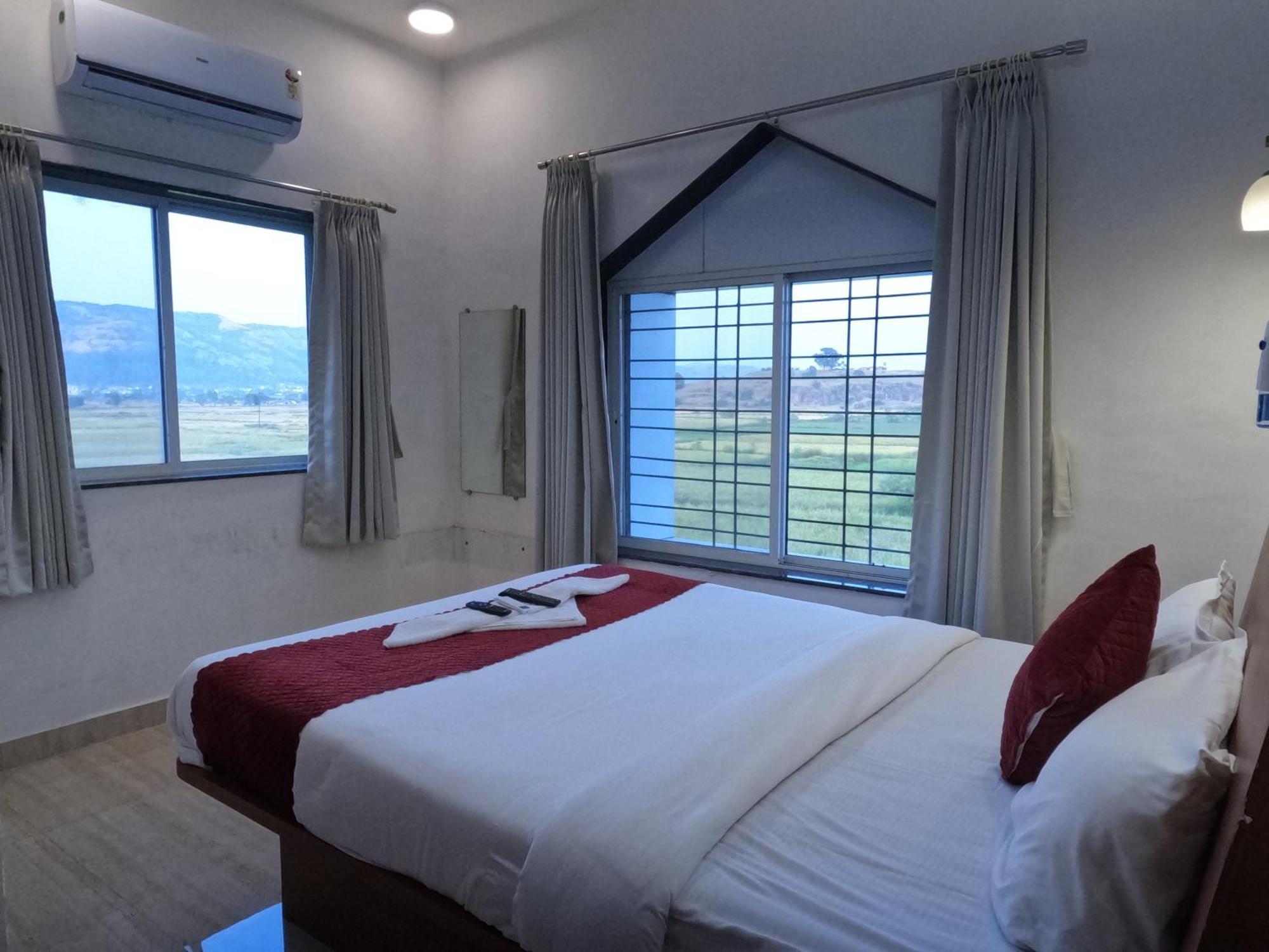 Hotel Sandesh Palace