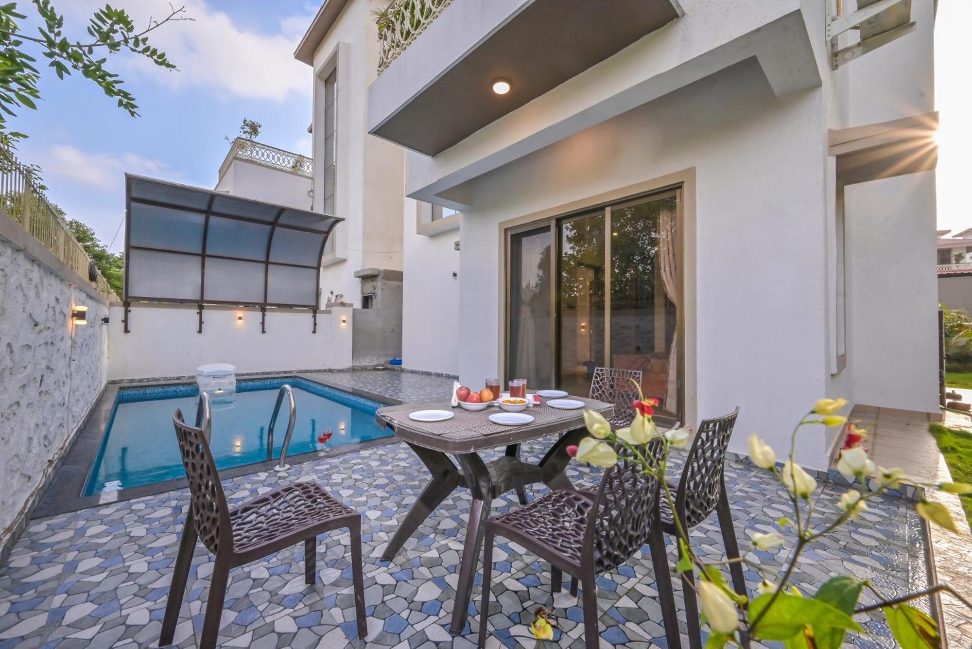 4 Bedroom Pvt Pool *
