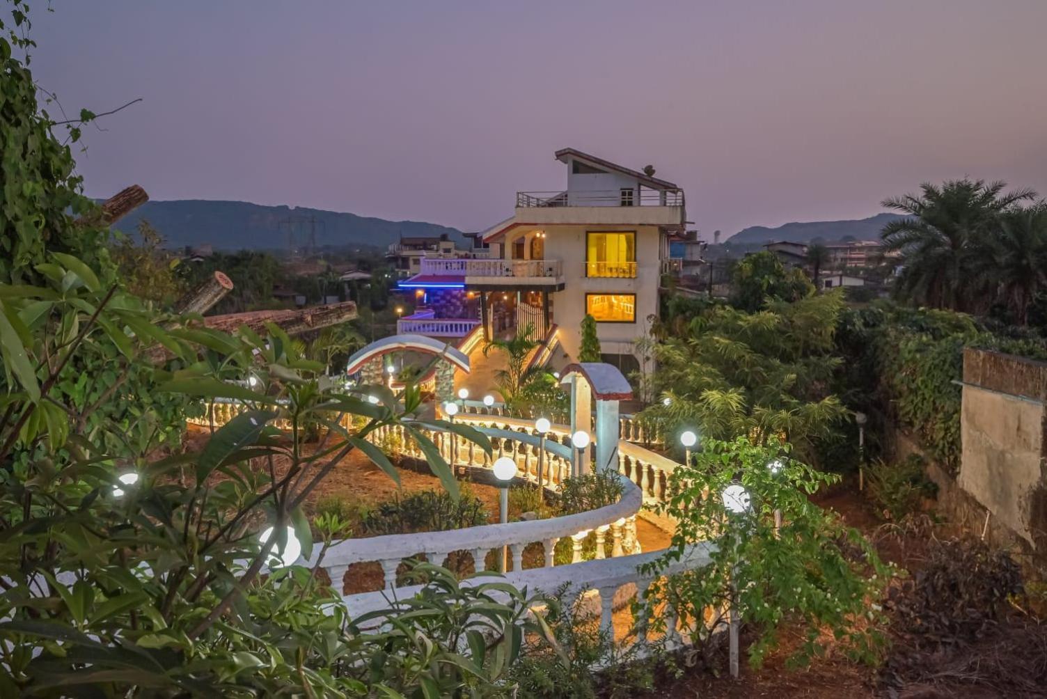 Shivam Mention 6bhk * Lonavala
