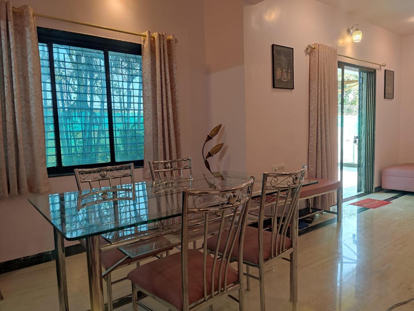 Charbungla Villa *