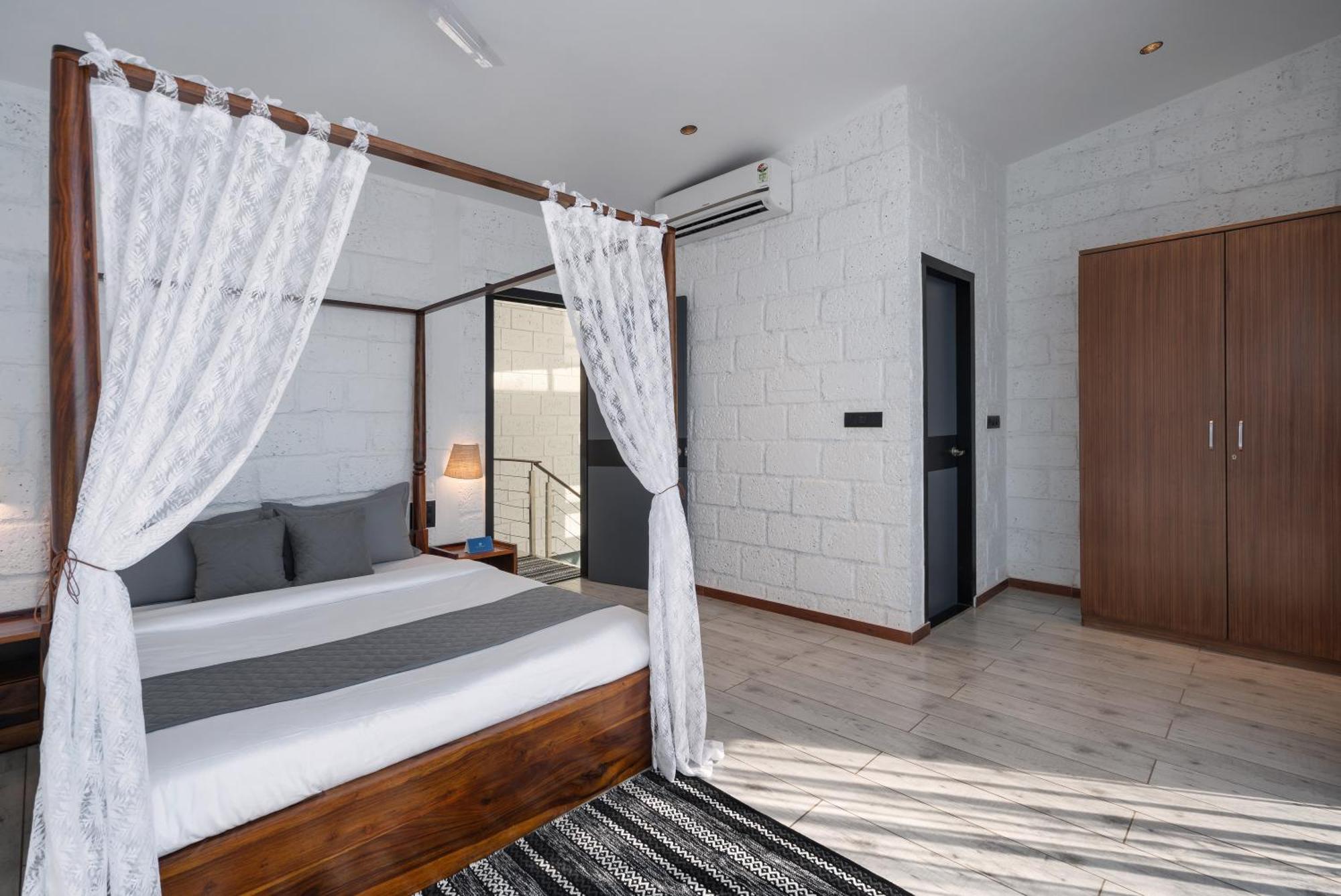 Villa Saffronstays Calvin - 3 Bedroom Pool In *