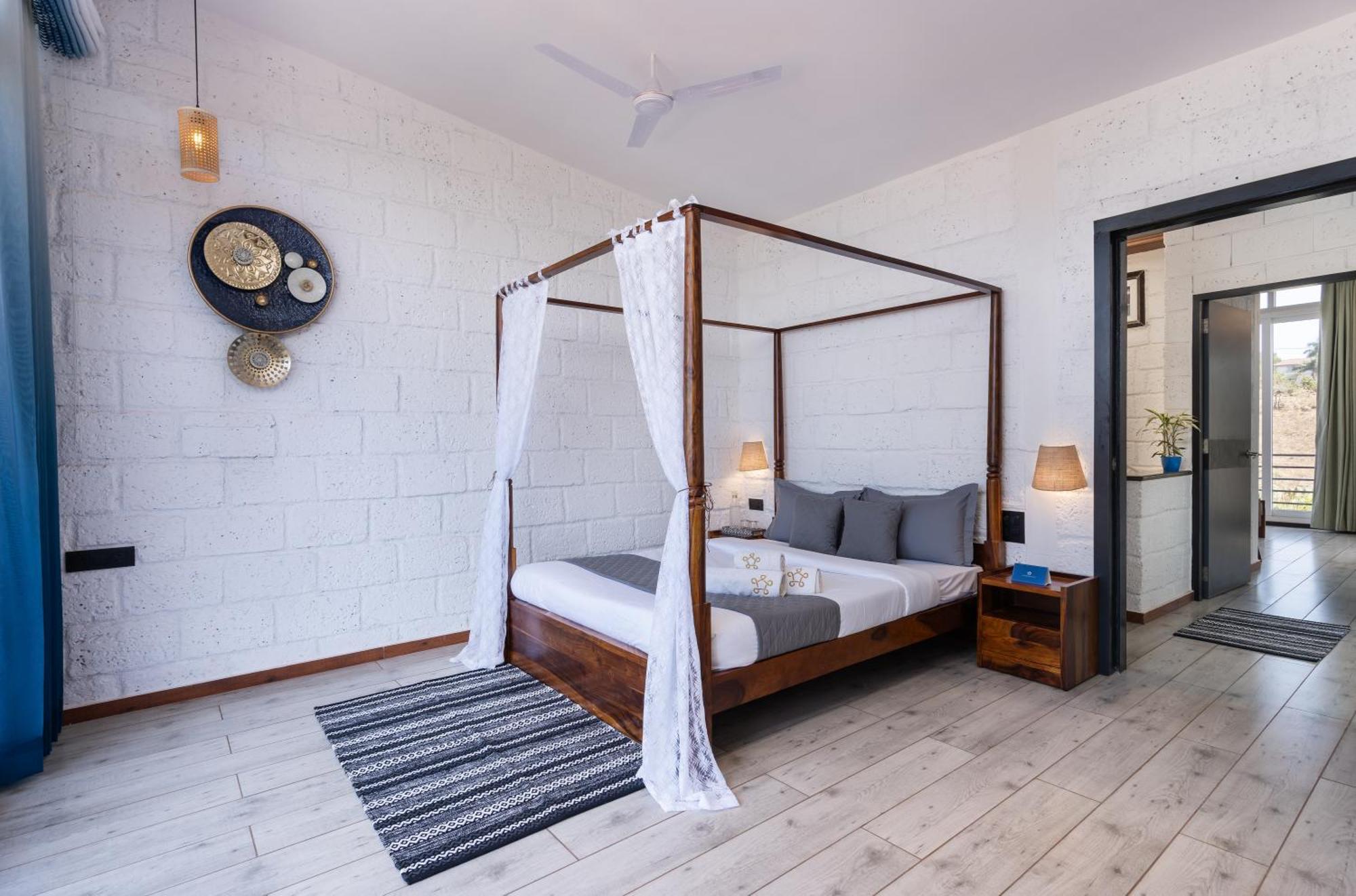 Saffronstays Calvin - 3 Bedroom Pool In Villa