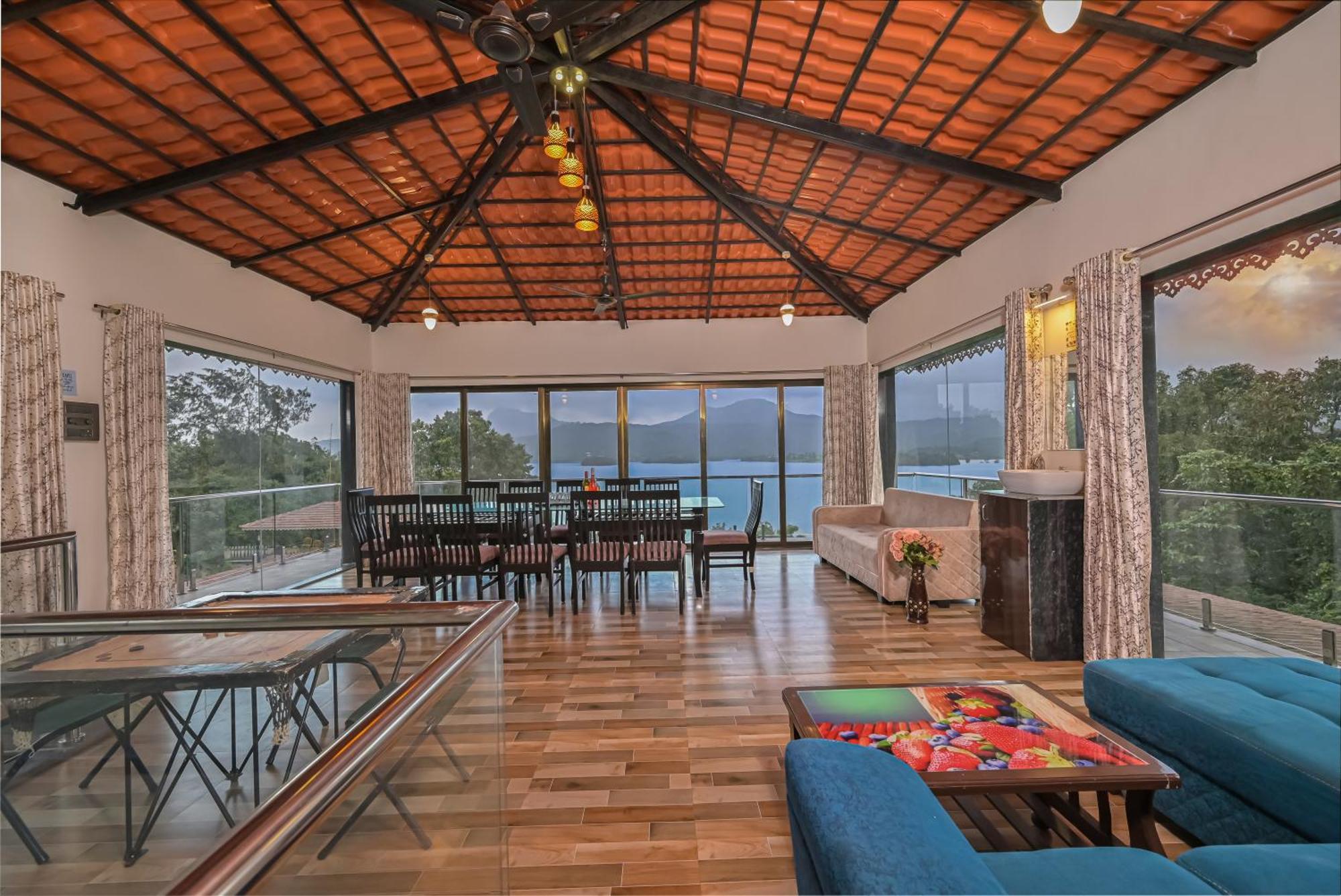 Lifeline - Exquisite Pawna Lakeview Estate With Expansive Infinity Pool Holiday home Lonavala