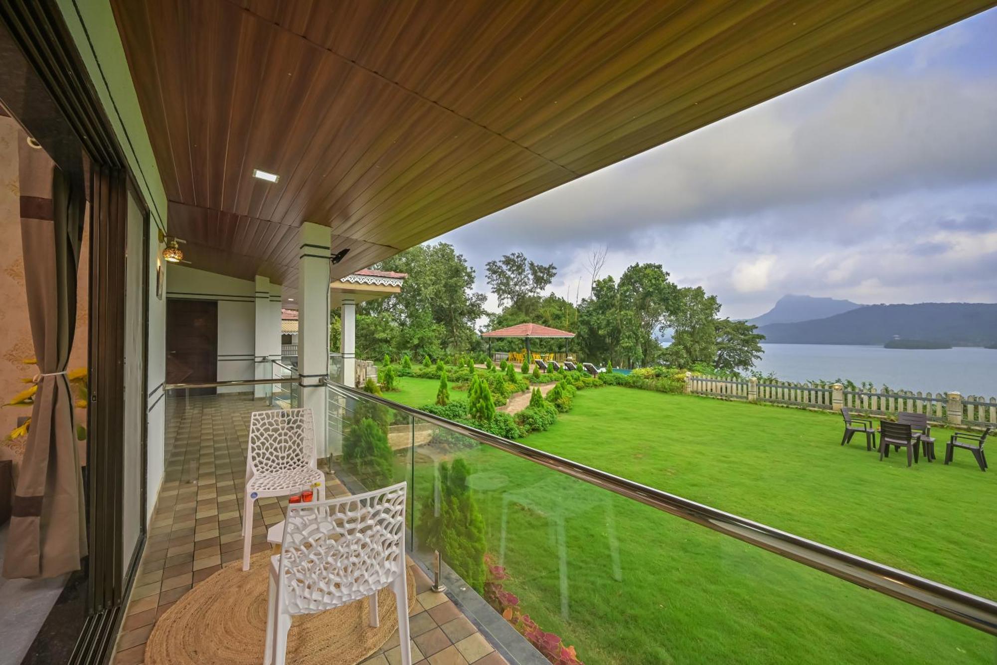 Holiday home Lifeline - Exquisite Pawna Lakeview Estate With Expansive Infinity Pool *