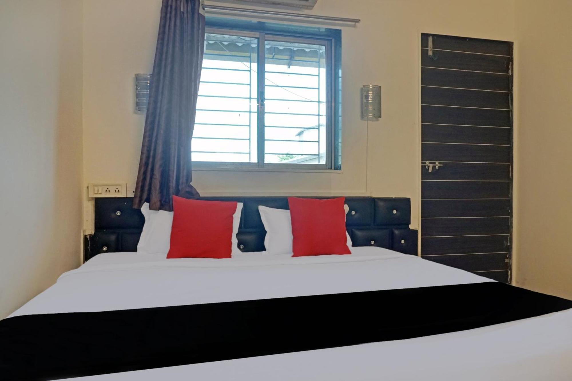 Oyo Sumant Palace 3* Lonavala