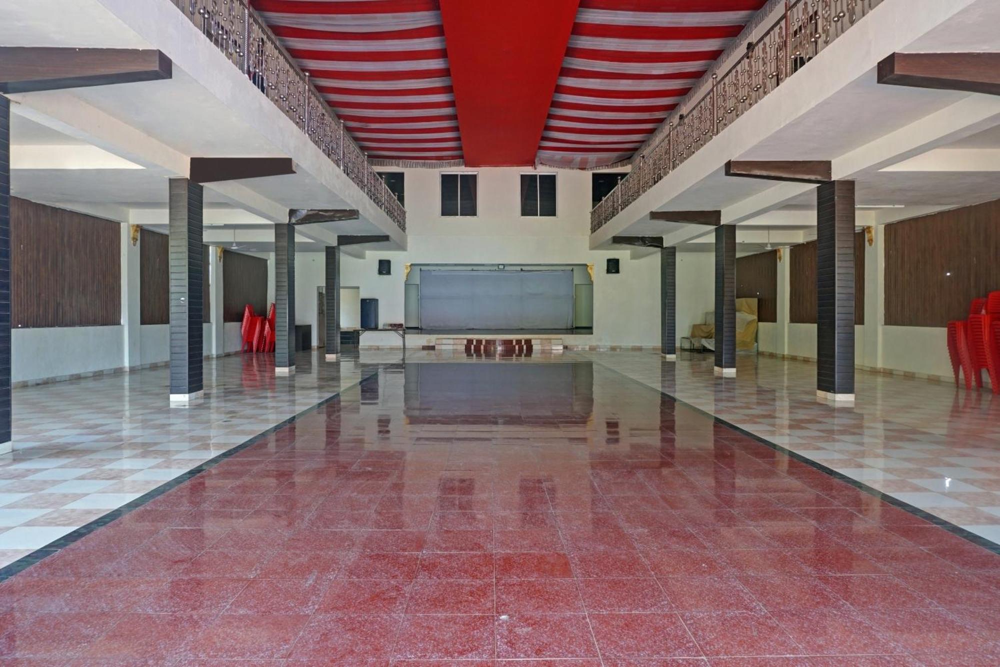 Oyo Sumant Palace Hotel Lonavala