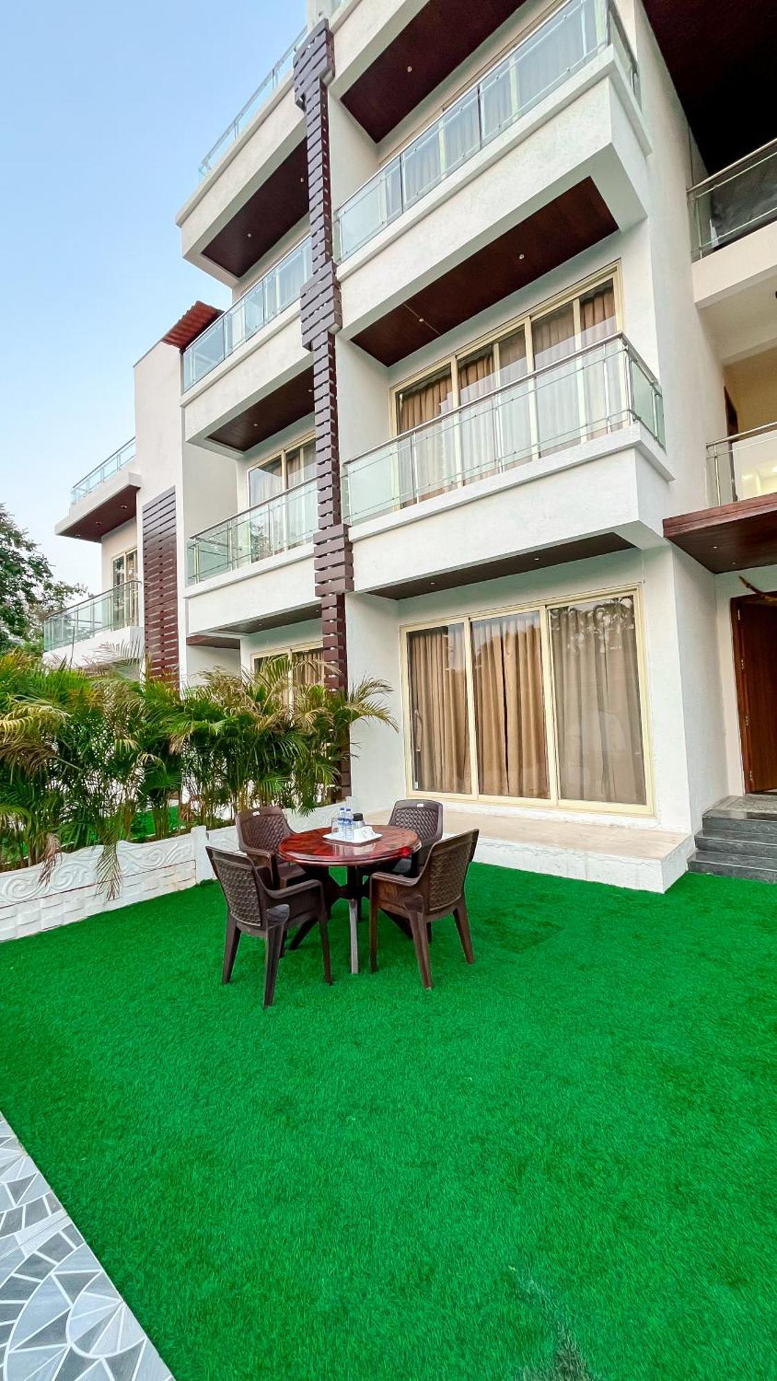 Hotel Misty Blues & Lonavala