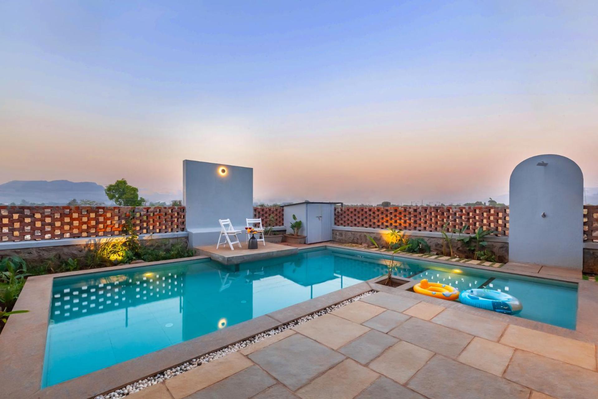 Stayvista's Cobblestone - With Pool View & Indoor-outdoor Activities Villa *