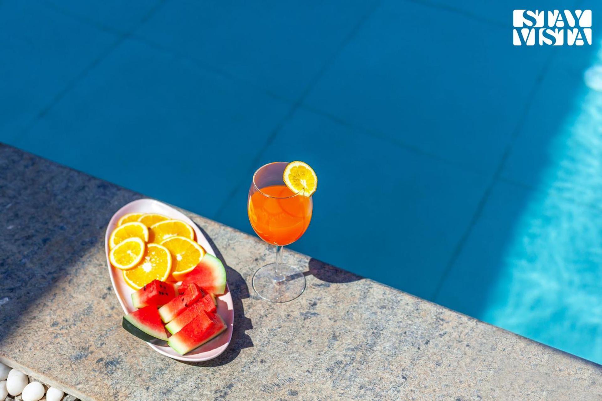 Stayvista's Cobblestone - With Pool View & Indoor-outdoor Activities