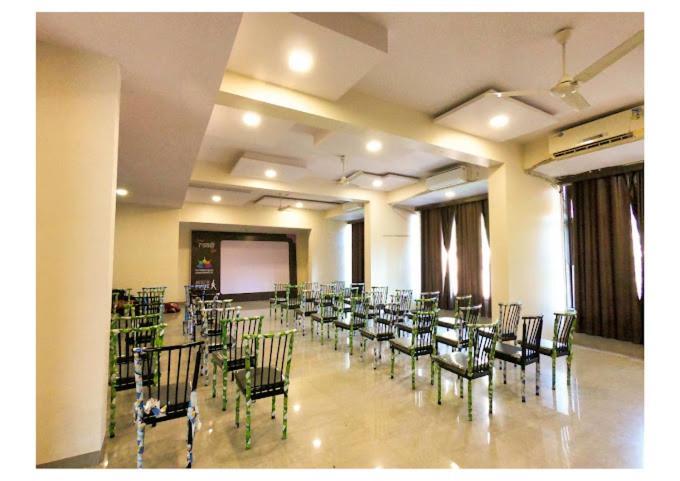 Lalit By Royalstay Hotel 3*