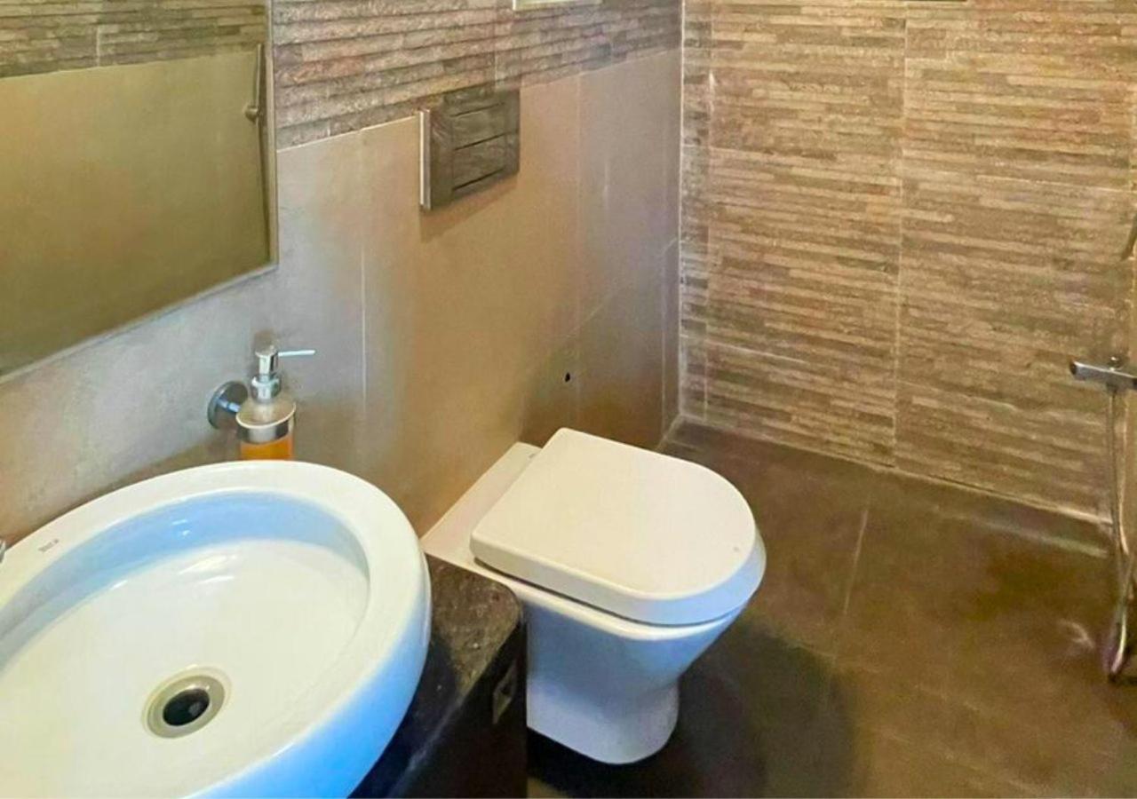 Elevate Luxurious 5 Bhk With Private Pool In *