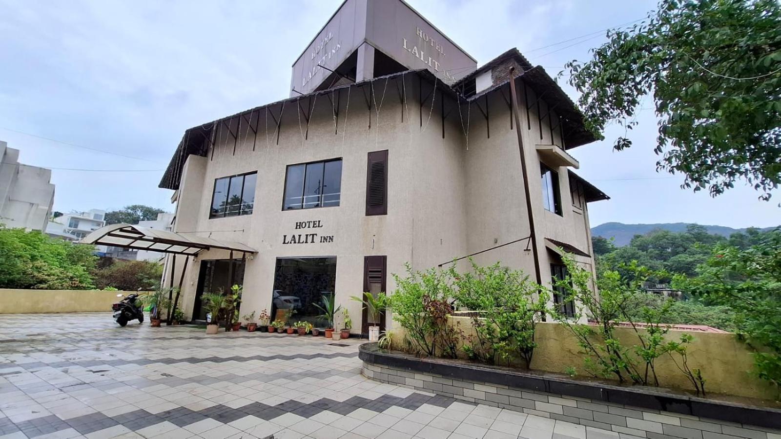 Lalit By Royalstay Hotel 3*
