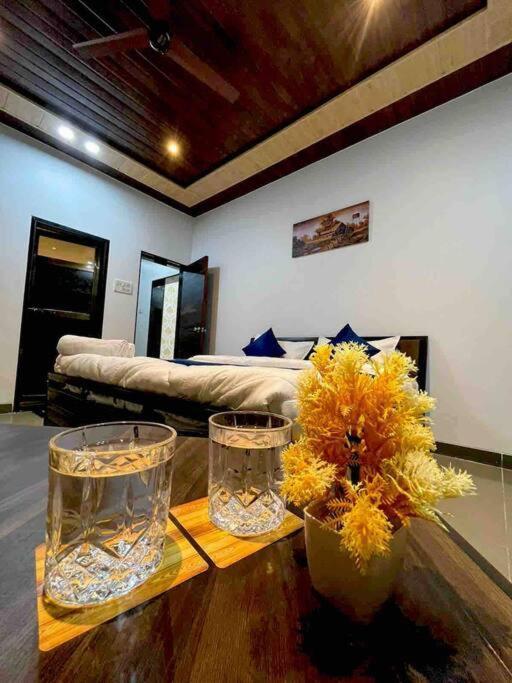 Villa 3bhk Glacia With A Private Swimming Pool Near Ekvira Temple