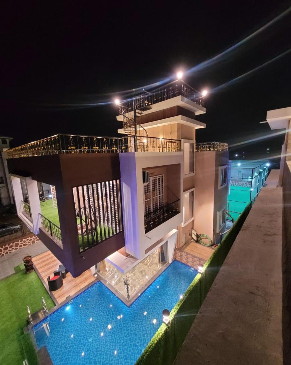 Lux5 Turf With Private Pool Holiday home