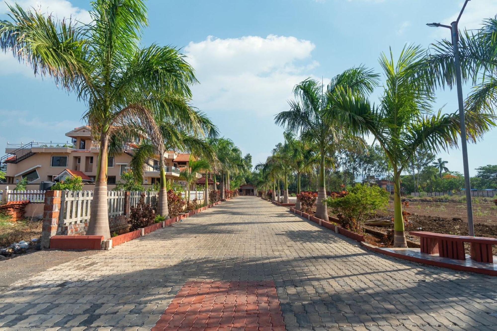 Twin Manor 6bhk Villa *