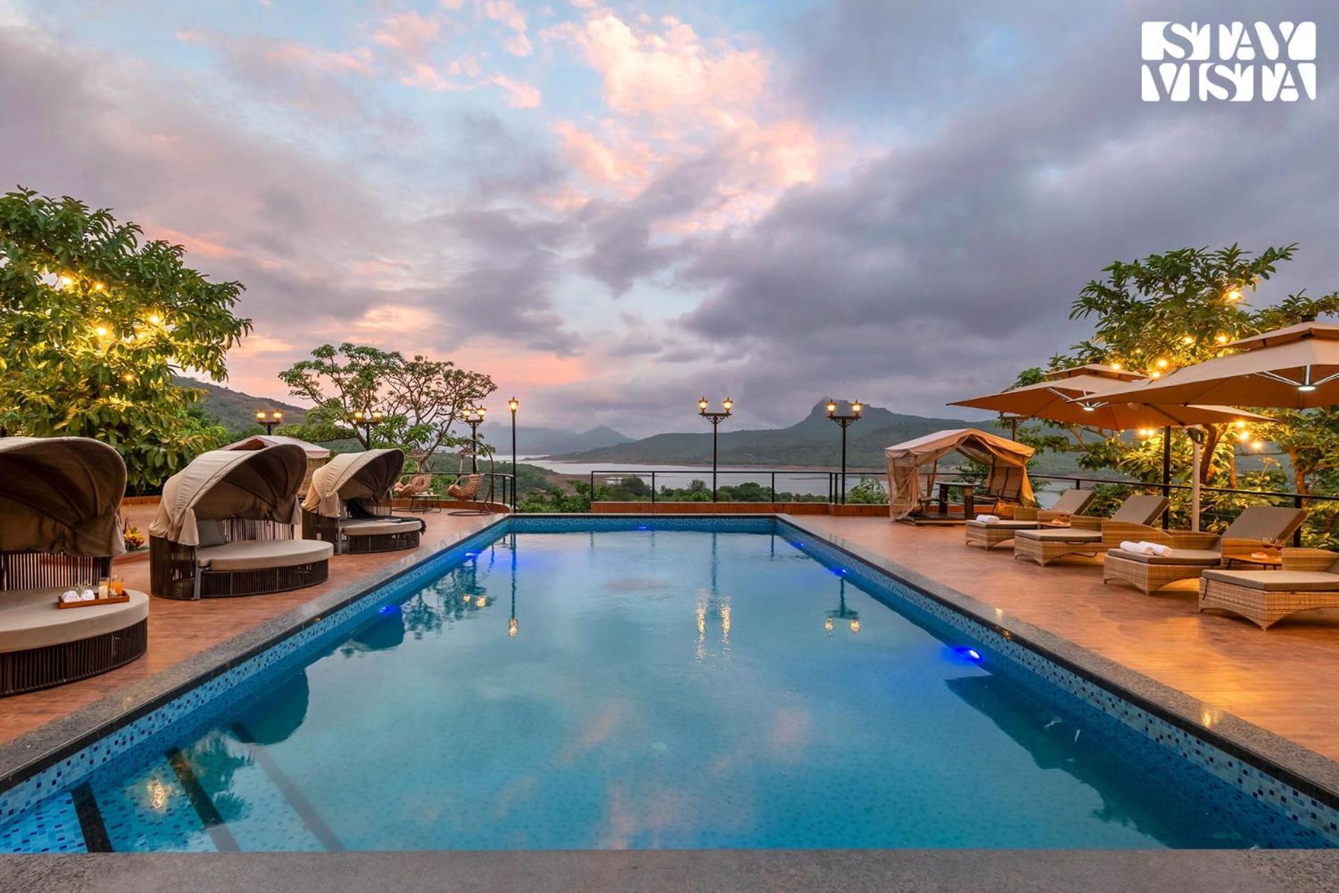 Stayvista At La Nirvana With Pool, Music Speaker & Indoor-outdoor Game * Lonavala