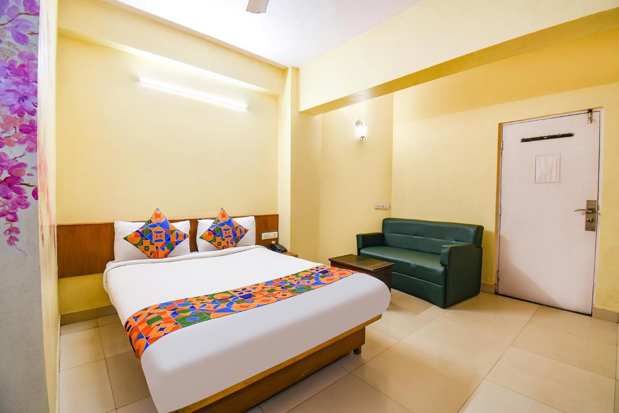 Fabhotel Prime Yash Residency - Nr Railway Station 3* Lonavala