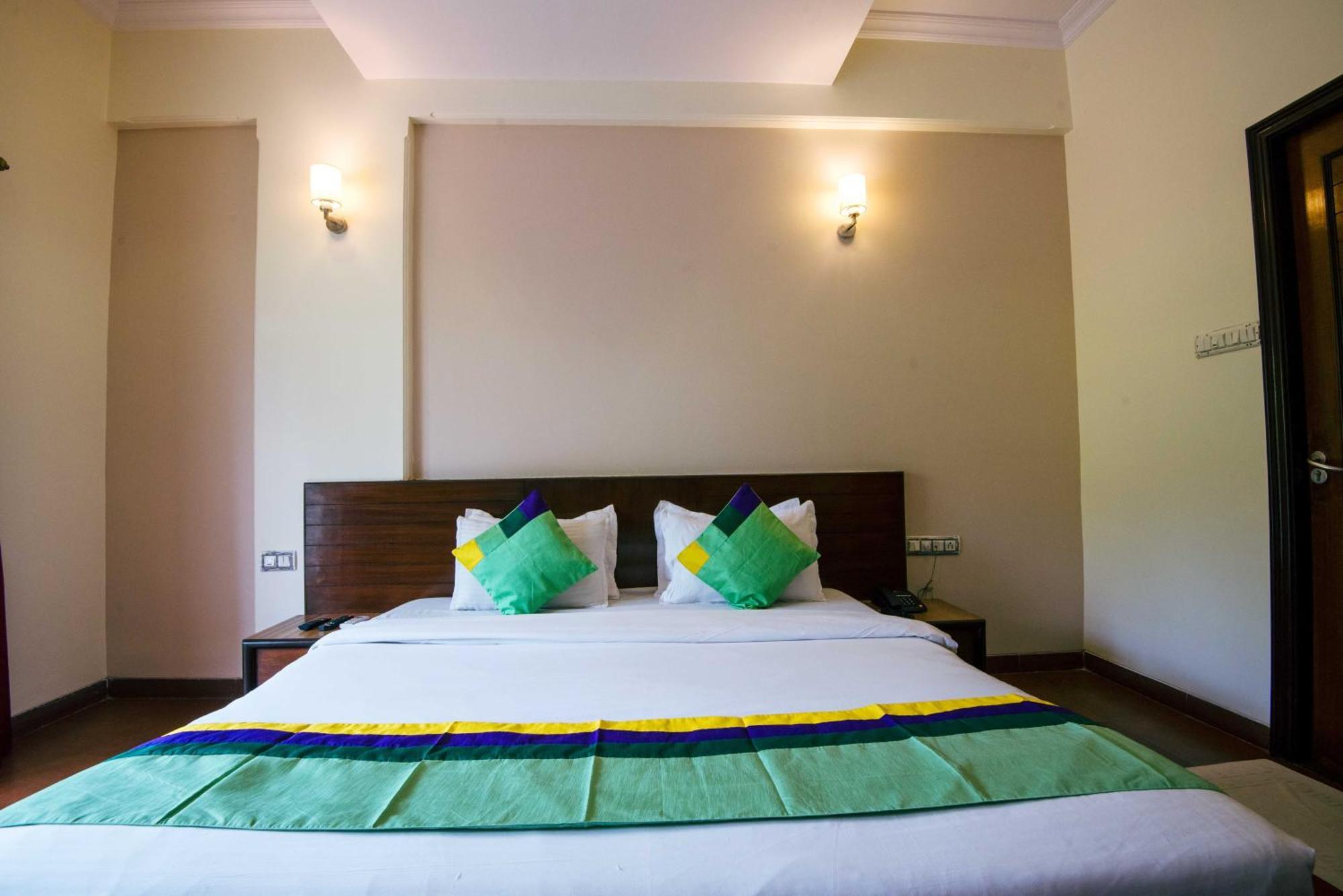 Hotel Treebo Reveniir 3*