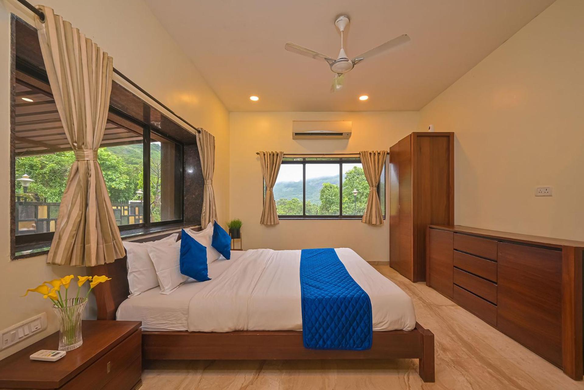 Stayvista's Mansion - Lakeside With Mountain View, Large Pool & Sprawling Lawn Villa Lonavala