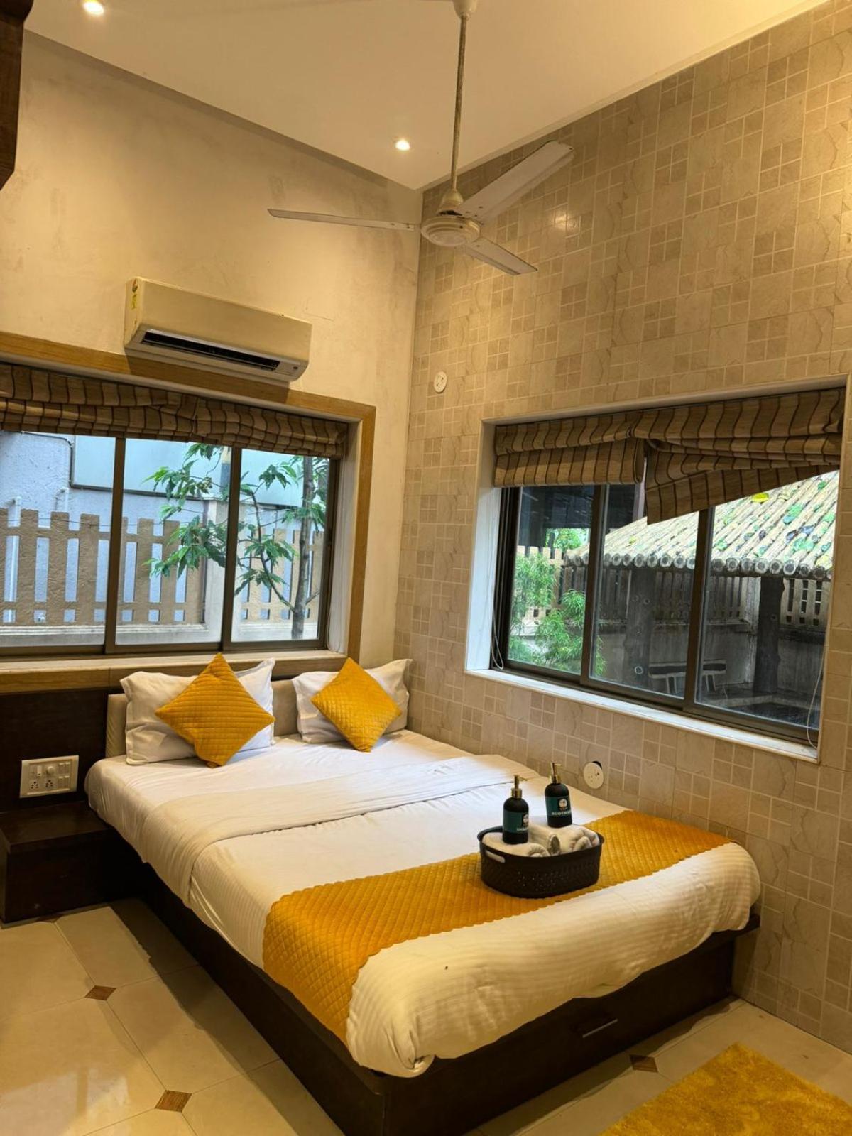Villa Pp With Rooftop Pool And Bathtub
