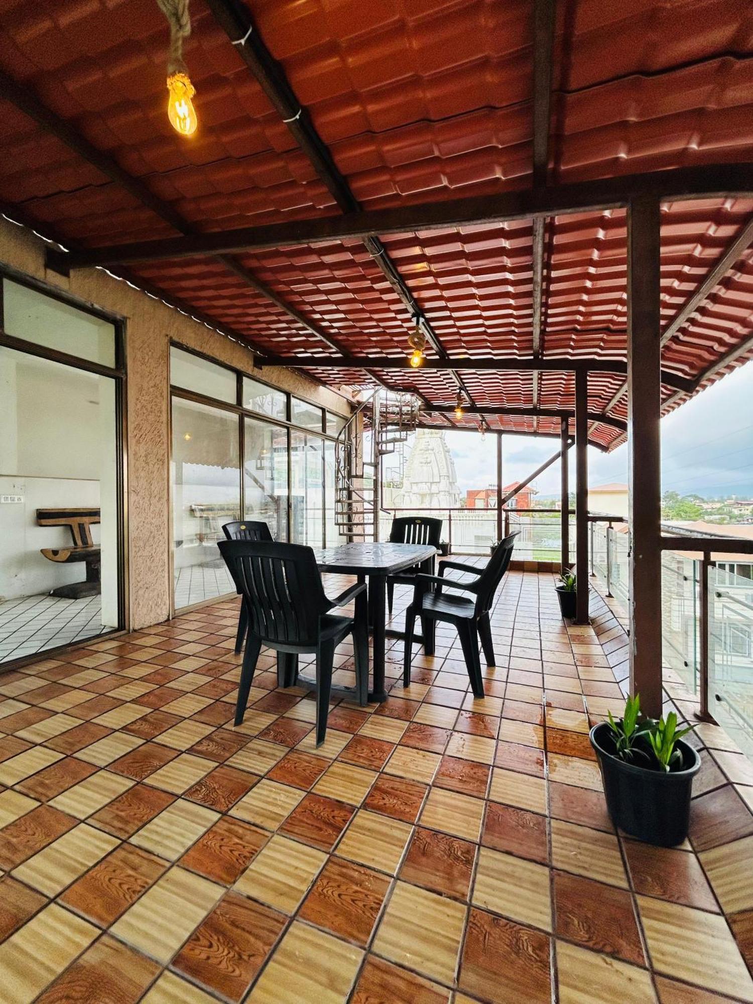 Villa Pp With Rooftop Pool And Bathtub