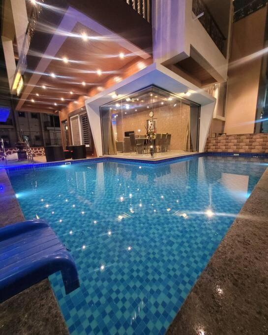 Villa Mount 5 Bhk Luxurious With Private Pool And Full Size Cricket Football Turf *