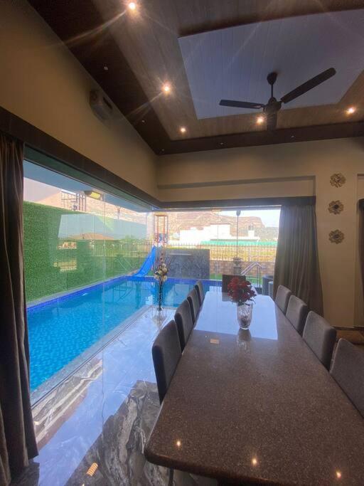 Mount 5 Bhk Luxurious With Private Pool And Full Size Cricket Football Turf Lonavala