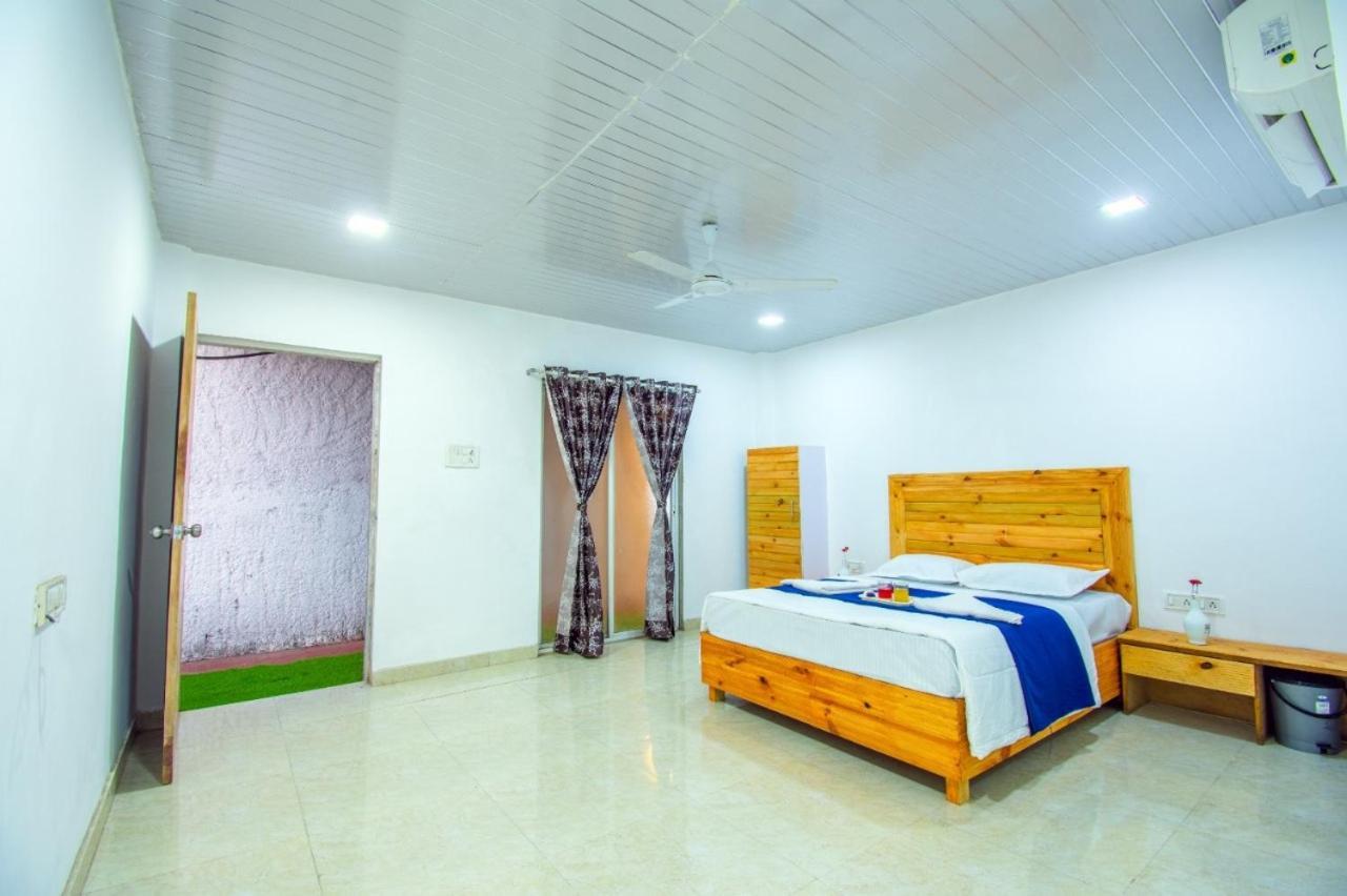 Empyrean Ll 6bhk Ll Ac Ll Samrat Ll Bigger Pool Ii Villa *