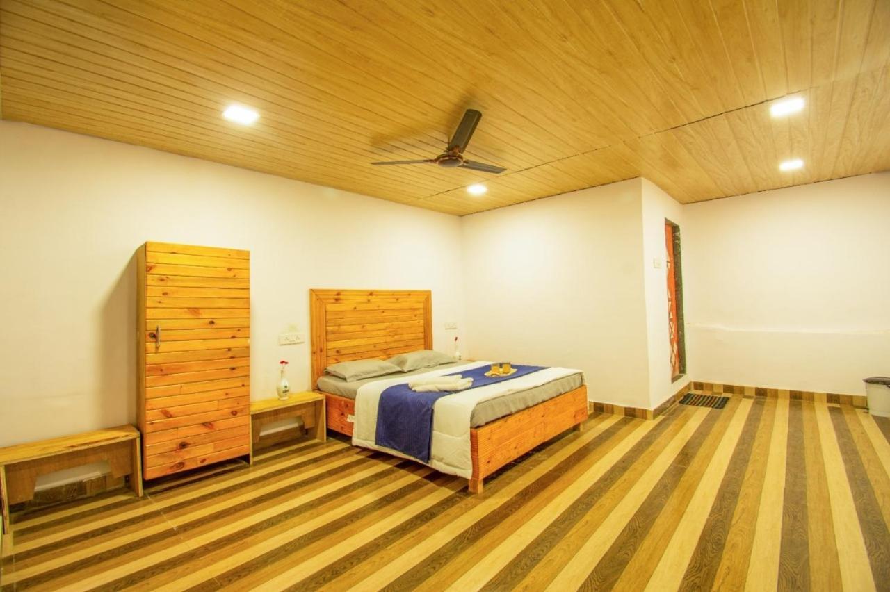 Villa Empyrean Ll 6bhk Ll Ac Ll Samrat Ll Bigger Pool Ii Lonavala