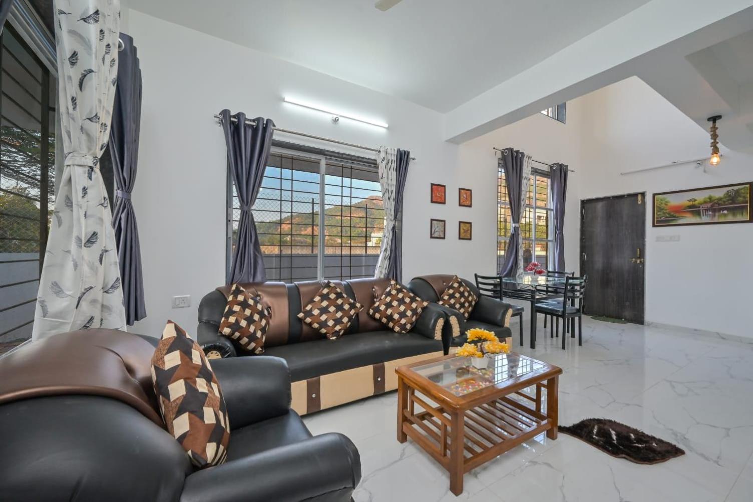 Empyrean Ll 2bhk Ll Enfield Ll Ac Ll Pool Ll Bbq Ll * Lonavala