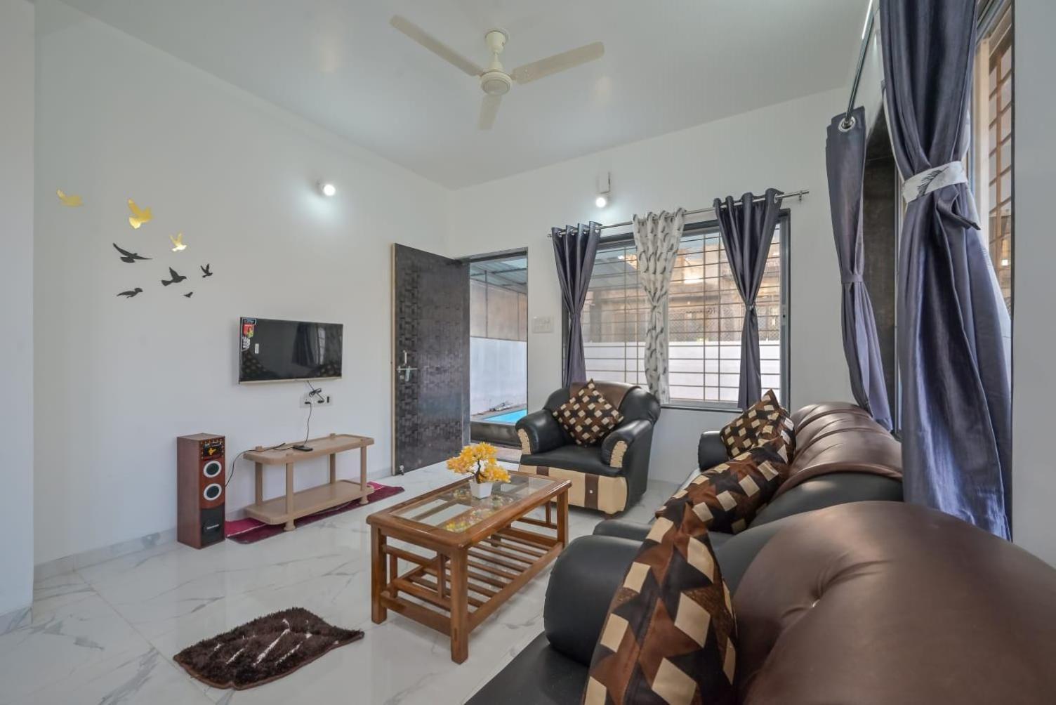 Villa Empyrean Ll 2bhk Ll Enfield Ll Ac Ll Pool Ll Bbq Ll