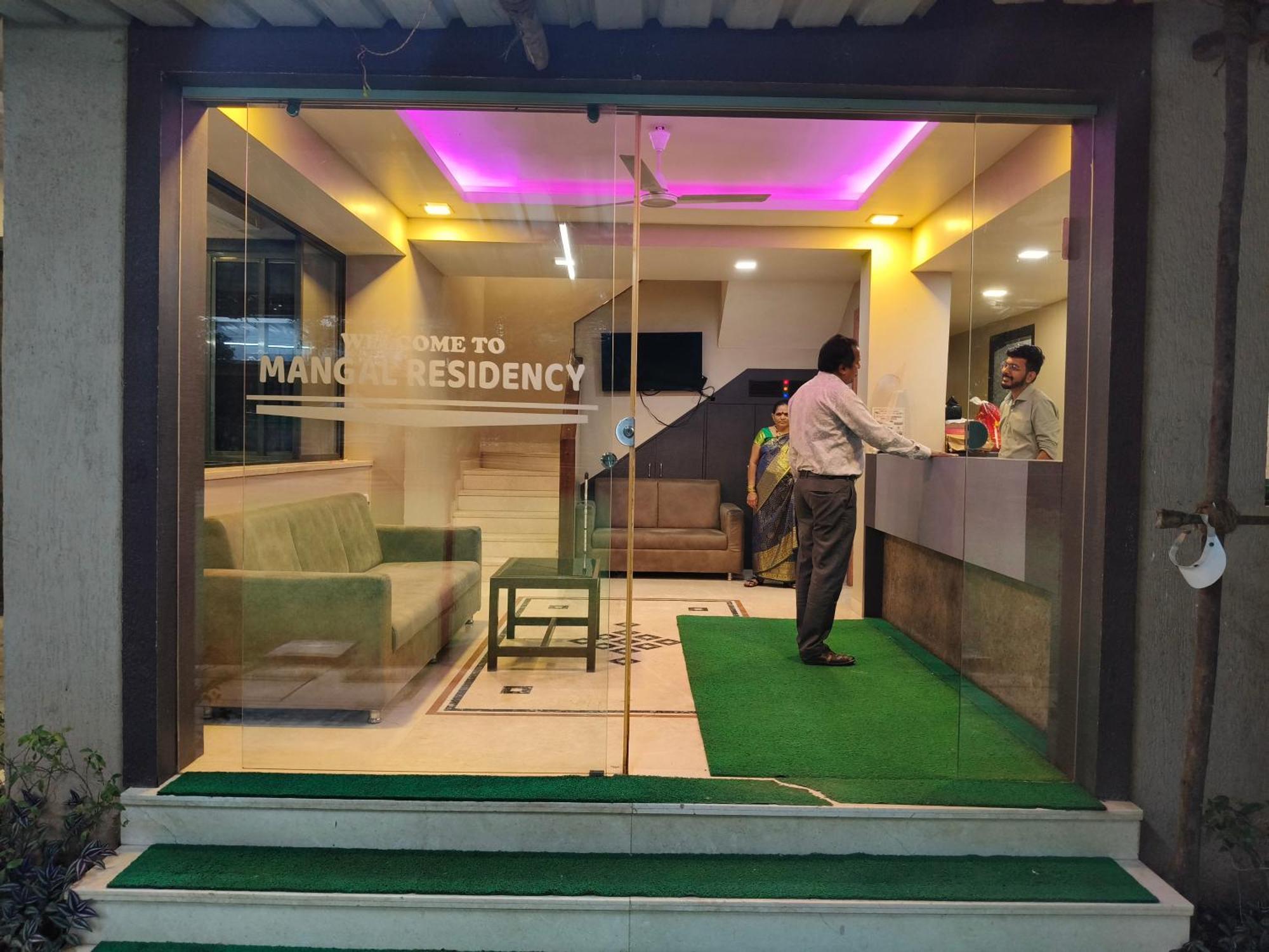 Mangal Residency !! 600 Mts From Railway Station !! Couple Friendly !! Hotel 3*
